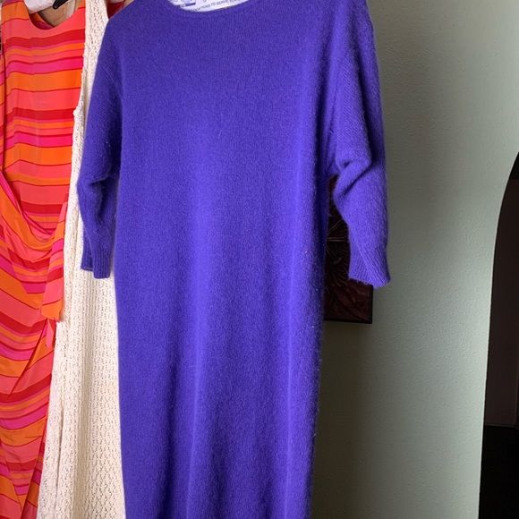 Assortment of clothes - Picture 8 of 16